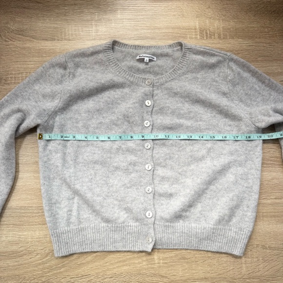 Reformation Clara Cashmere Crew Cardigan in Light Grey Medium - Picture 11 of 17